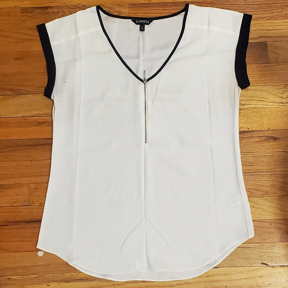 Express V-Neck Gramercy Tee